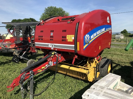 2015 New Holland Rollabelt 450 Round Baler