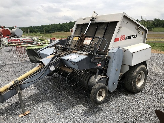 New Idea 484 Round Baler
