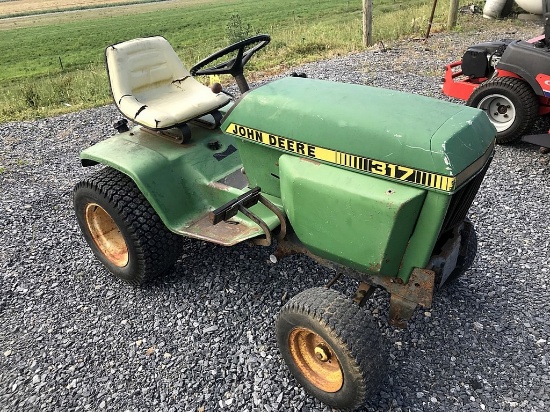 John Deere 317 Garden Tractor