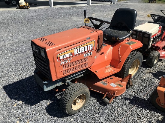 Kubota G5200 Lawn Tractor