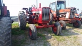 International 1256 Tractor