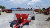 New Idea 3732 Manure Spreader