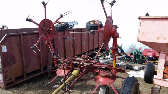 New Holland 163 Tedder