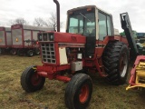 International 1086 Cab Tractor