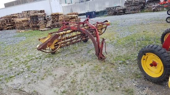 New Holland 256 Rake