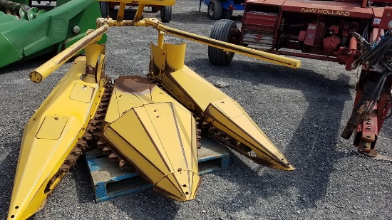 New Holland 824 Corn Head