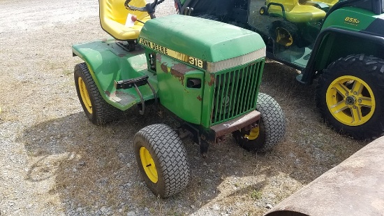John Deere 318 Riding Tractor