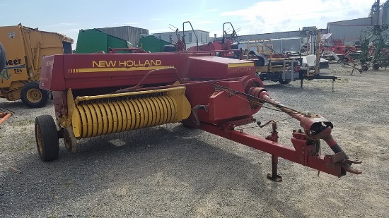 New Holland 316 Small Square Baler