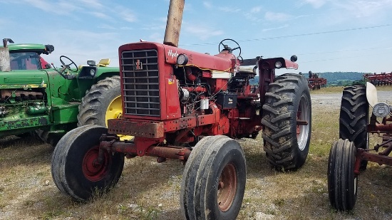Farmall 826 Tractor