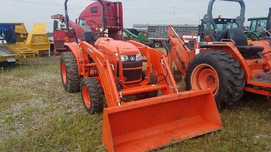 Kubota  L3301 Compact Loader Tractor