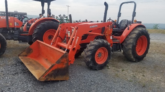 Kubota  M7060 Loader Tractor