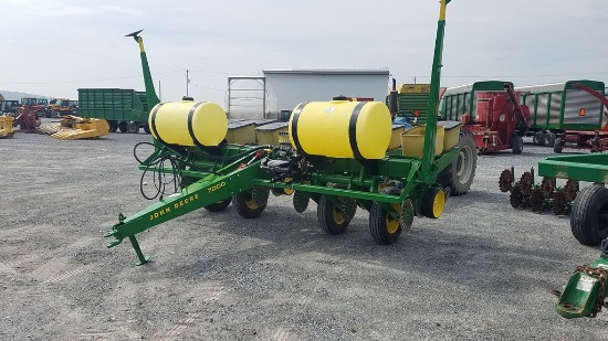 John Deere 7000 Planter