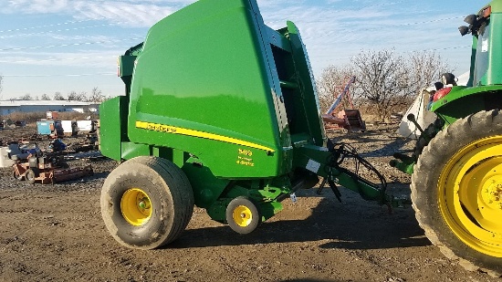 John Deere  569 Round Baler