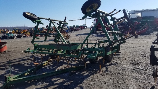 John Deere   Field Cultivator