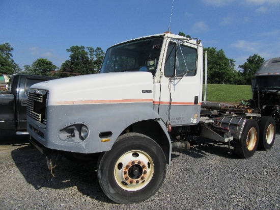 1998 Freightliner FL112 Parts truck