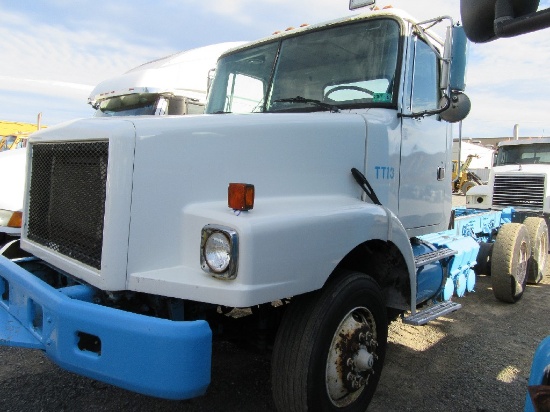 1997 Volvo WG64 Parts truck