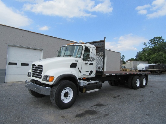 2004 Mack CV713 Tandem flatbed
