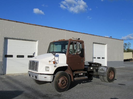 2003 Freightliner FL80 Single axle tractor