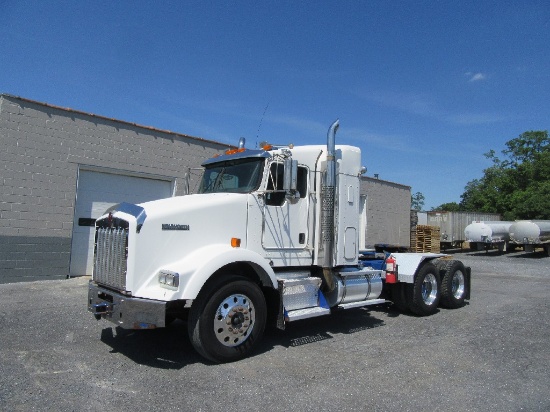 2007 Kenworth  T800 Sleeper tractor