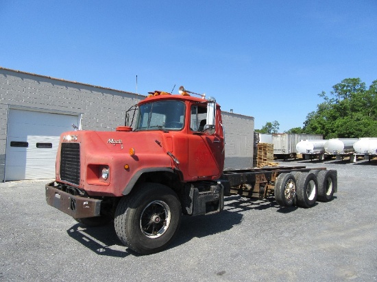 1993 Mack DM690S Cab and Chassis