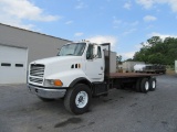 2000 Sterling LT9513 Tandem flatbed