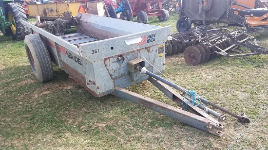 New Idea 361 Manure Spreader