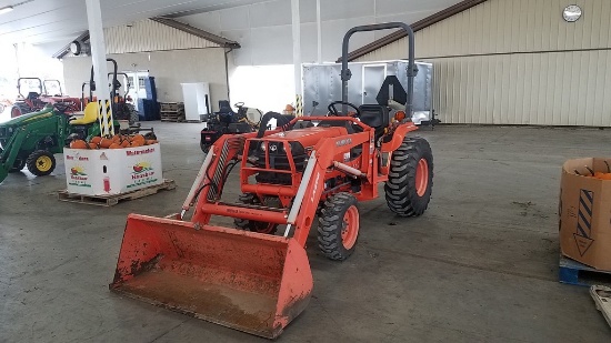 Kubota B7800 Compact Loader Tractor