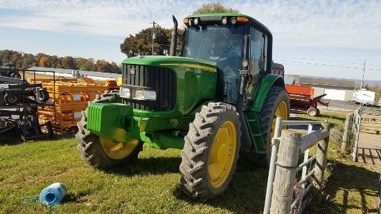 John Deere 7520 Cab Tractor