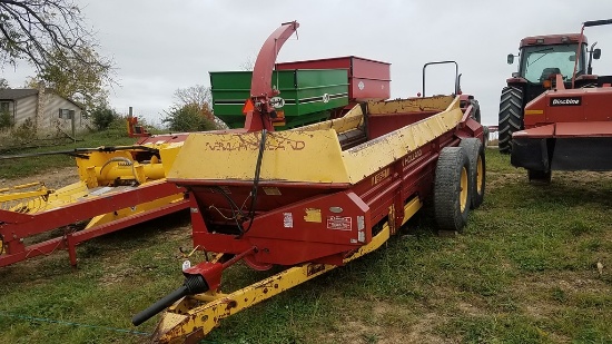 New Holland 680 Manure Spreader