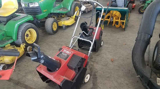 Yard Machines CCR2000 Snow Blower
