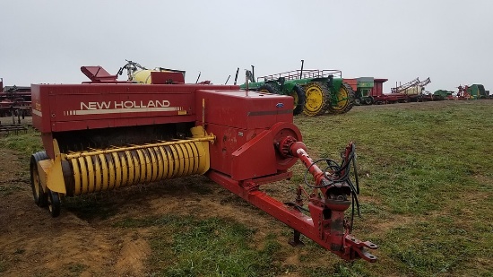 New Holland 570 Small Square Baler