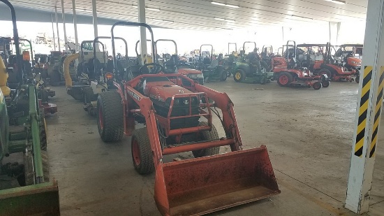 Kubota B7500 Compact Loader Tractor
