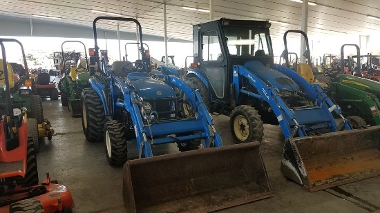 New Holland  TC33DA Compact Tractor Loader Backhoe