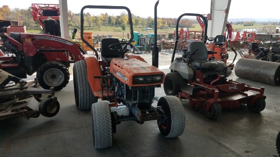 Kubota B8200 Compact Tractor