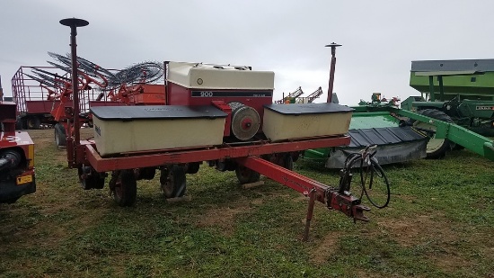 International 900 Air Planter