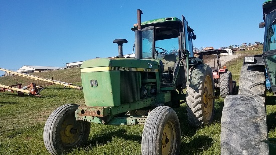 John Deere 4240 Cab Tractor