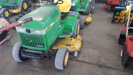 John Deere 320 Riding Tractor