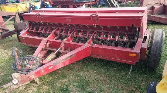 International 5100 Grain Drill