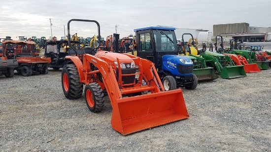Kubota L3301 Compact Loader Tractor 'Ride & Drive'