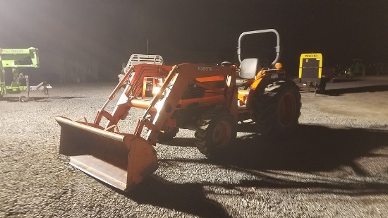 Kubota L4610 Compact Loader Tractor 'Ride & Drive'