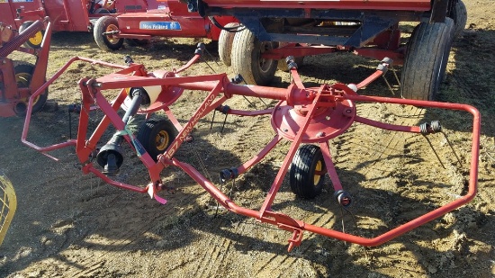 New Holland 157 Tedder