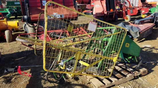 John Deere  Bale Kicker