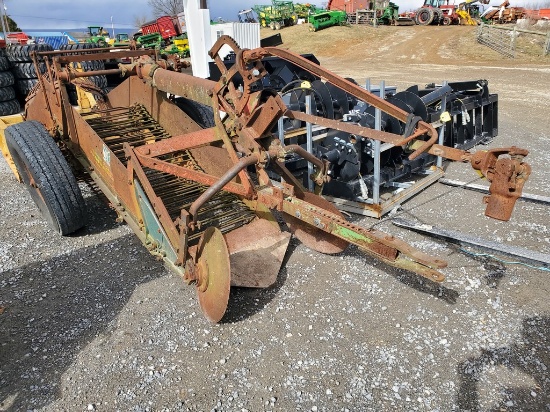 Oliver 226 Potato Digger