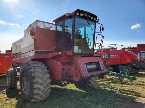 Case IH 1666 Combine