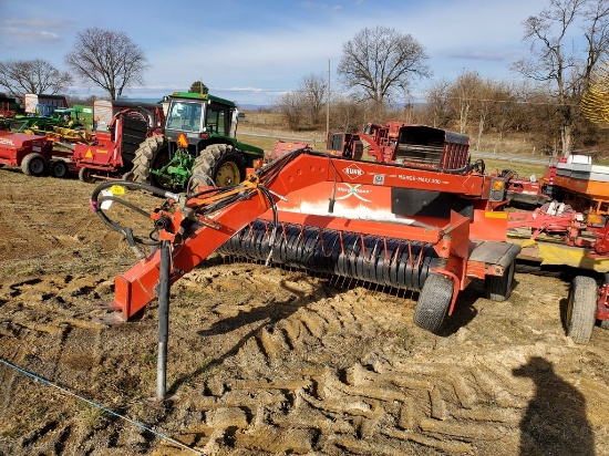 Kuhn Merge Maxx 300 Merger 'Controls in the Office'