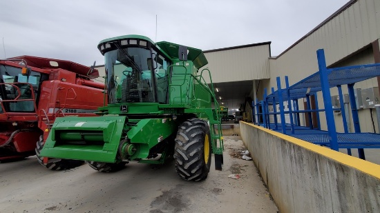 2000 John Deere 9550 Combine