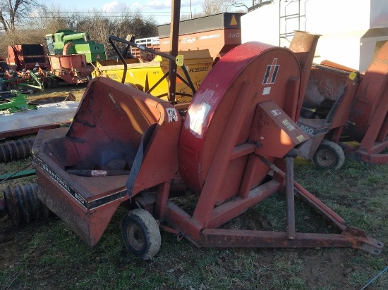 International 600 Forage Blower