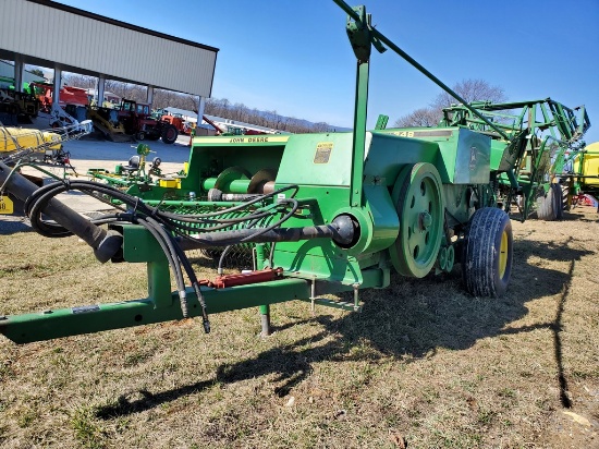 John Deere 348 Small Square Baler