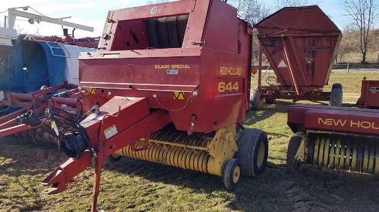 New Holland 644 Round Baler 'Manual in the Office'