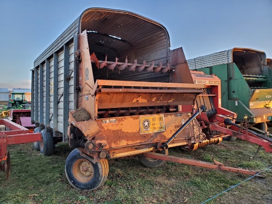 Meyer 500 TSS Forage Wagon